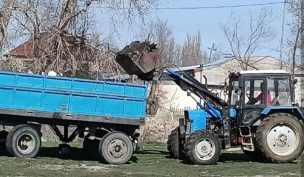 Сарқан қаласындағы алаш қайраткері Мұхамеджан Тынышбаев ескерткіші аумағы тазартылды