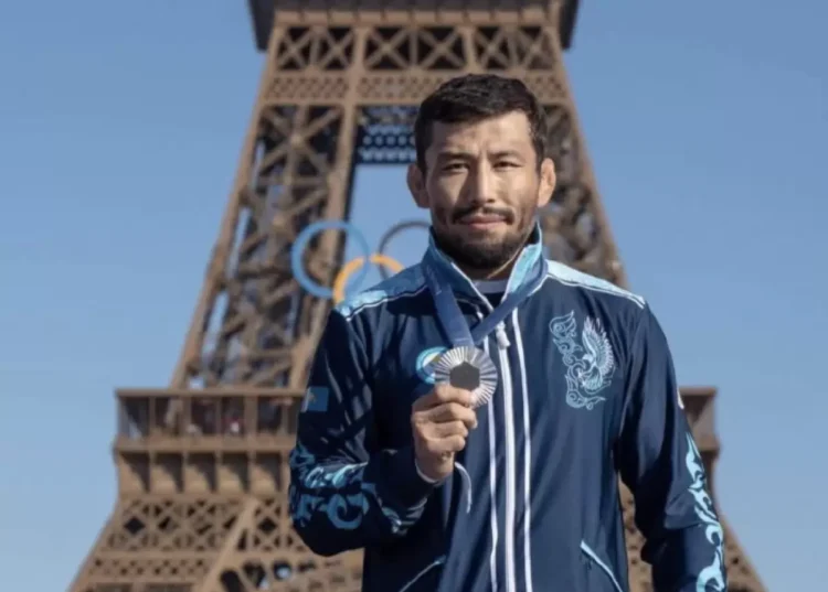 Демеу Жадыраев мансабын аяқтады ма? Балуанның бапкері жауап берді