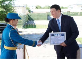 Жетісу облысында Ұлы Жеңістің 80 жылдығына арналған әскери шерулерге қатысқандар марапатталды
