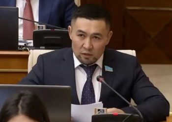 «Біз еркін халықпыз, ал діншілдер сол шариғатымен жүре берсін»: белгілі философ Ардақ Назаровты сынады