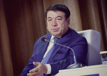 Ата-аналар комитетін таратпаймыз, бірақ ақша жинауды тоқтату керек — министр Бейсембаев