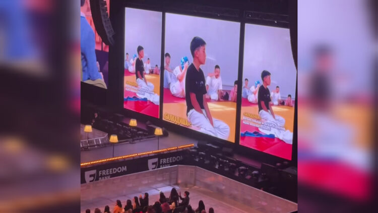 «Балқадиша» әнімен желі жұлдызына айналған бала Димаштың концертінде өнер көрсетті (ВИДЕО)