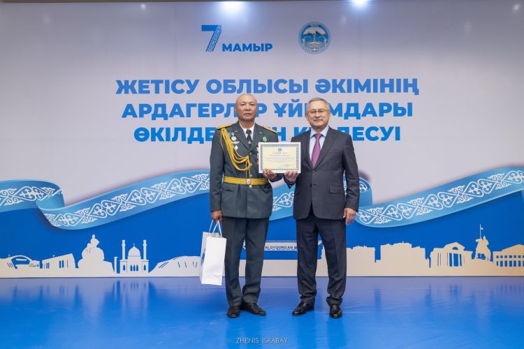 Бейбіт Исабаев ардагерлермен кездесті