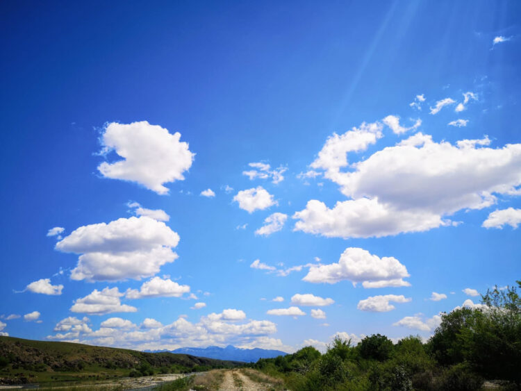 Ауа райы күрт бұзылады: бірқатар өңірде дауылды ескерту жарияланды