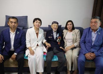 Жеңістің 80 жылдығына орай ардагерлерге құрмет көрсетілуде