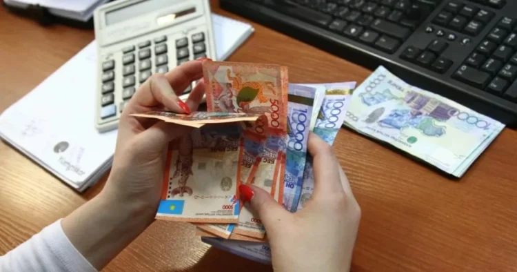 Салық азайып, жалақы көбейеді: Үкімет өзгеріс әзірлеуде