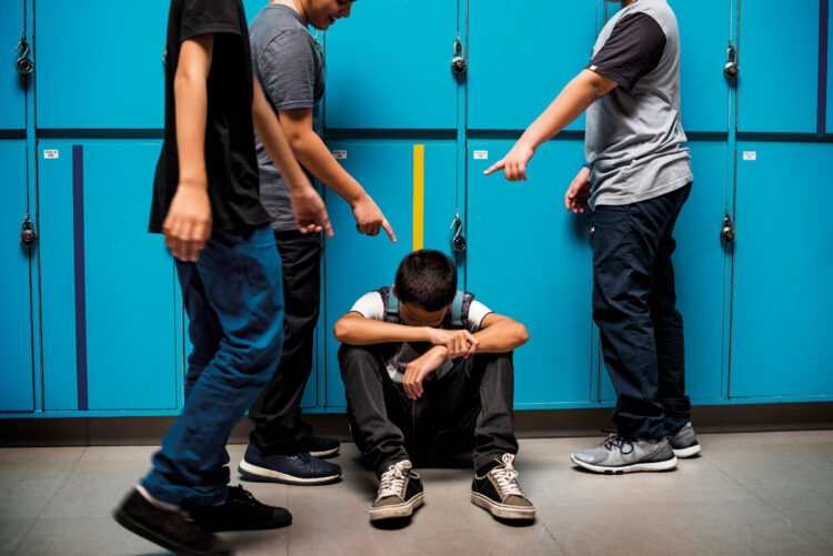 Буллинг пен кибербуллинг: мектептегі тәртіп мәселелері