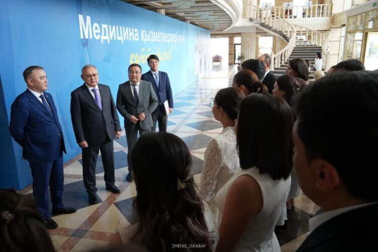 Жетісу облысы маман тапшылығын қалай шешуде?