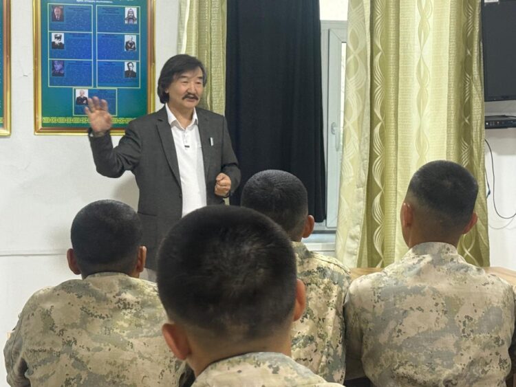 Алакөл шекарашылары белгілі ақын Бақытбек Бәмішпен рухани кездесу өткізді