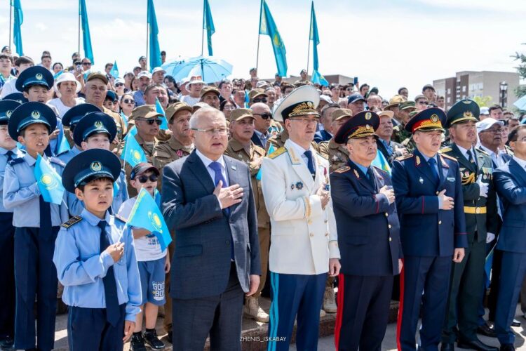 Жетісу облысында Мемлекеттік рәміздер күніне арналған патриоттық іс-шараларға 8 мыңға жуық адам қатысты