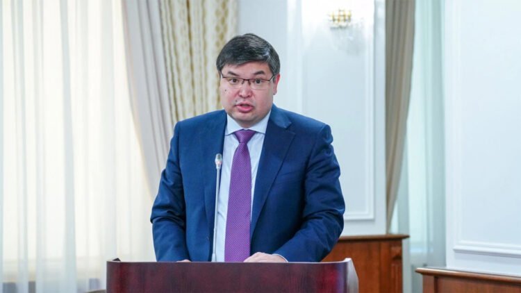 Зейнетақы шамамен 200 мың теңгеге дейін өсті – министр