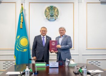 Бейбіт Исабаев белгілі суретші Жанұзақ Мүсәпірмен кездесті