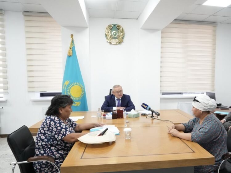 Облыс әкімі азаматтарды жеке мәселелері бойынша қабылдады