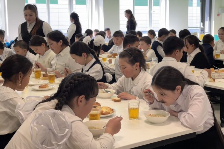 Қазақстандағы мектеп оқушылары жаңа ереже бойынша тамақтанады