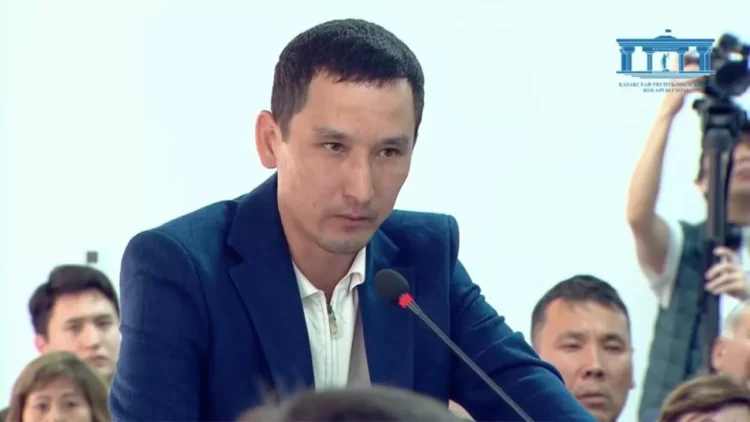 Қаржаубай Нұрымовтың отбасына қысым көрсеткен азамат сот алдында жауап берді