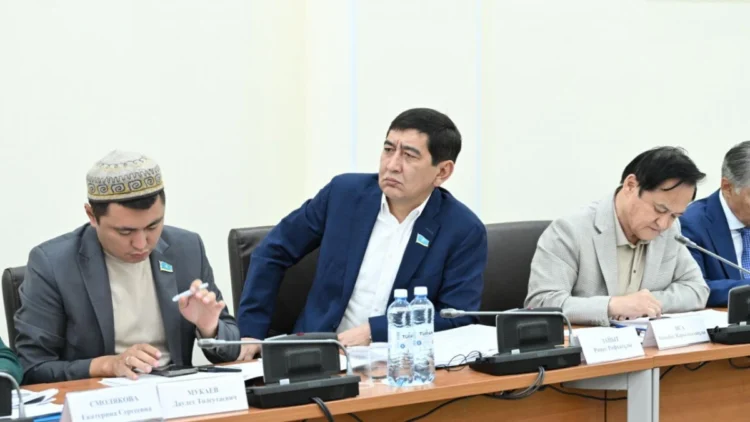 Халқымыз тамақты кредитке алып жатыр – депутат