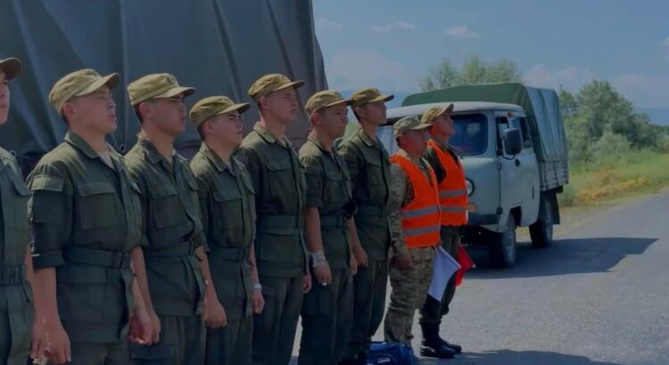 Жас сарбаздардың 50 шақырымдық оқу-жаттығу шеруі өтті