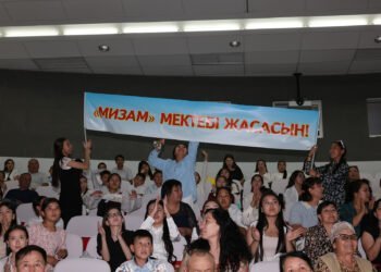 Жүз жүрекке жалын берген жылжымалы әдебиет мектебінің жұмысы қорытындыланды
