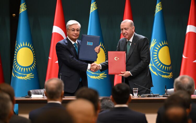 Қасым-Жомарт Тоқаев пен Режеп Тайип Ердоған Қазақстан -Түркия Жоғары деңгейдегі стратегиялық ынтымақтастық кеңесінің 5-ші отырысын өткізді