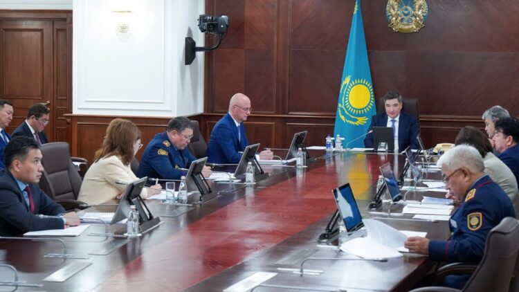 Премьер-министр құқық бұзушылықтың алдын алу жөніндегі ведомствоаралық комиссияның отырысын өткізді