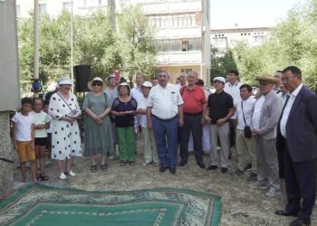 Сатираның саңлағына ескерткіш тақта орнатылды