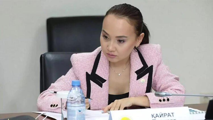 «Қазір ештеңе айта алмаймын»: Перизат Қайрат сот залында жылап, қысым жасалғанын айтты