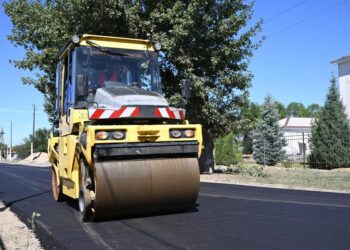Биыл Алакөл ауданындағы он елді мекеннің 24 көшесі жөнделеді