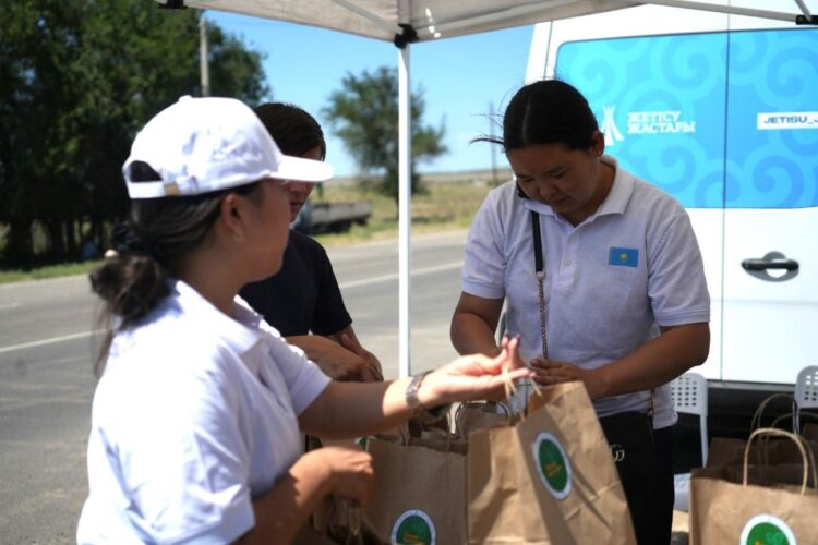 Балқаш көліне бағыт алған жолда «ecoBalqash» экологиялық акциясы өтті