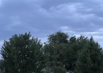 «Аптап ыстық, шаңды дауыл, нөсер жаңбыр». Еліміздің бүкіл өңірінде дауылды ескерту жарияланды