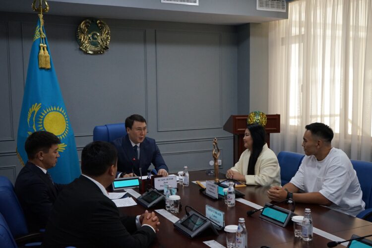 Жас әншіге құрмет көрсетілді