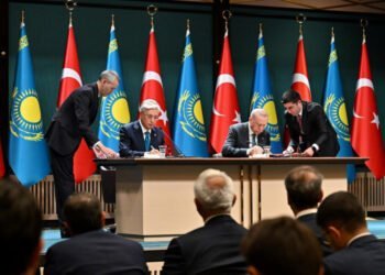 Тоқаев пен Ердоған 18 құжатқа қол қойды