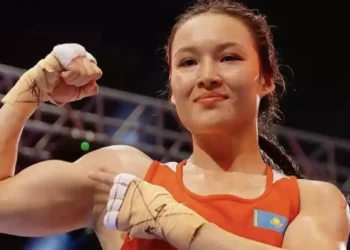 Бокс: Қазақ қызы өзбекстандық нокаутшыны алғашқы жеңлісіне ұшыратты