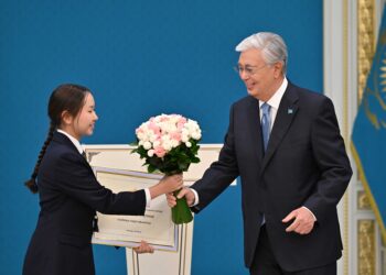 Қасым-Жомарт Тоқаев халықаралық білім додасының жеңімпаздарын марапаттады
