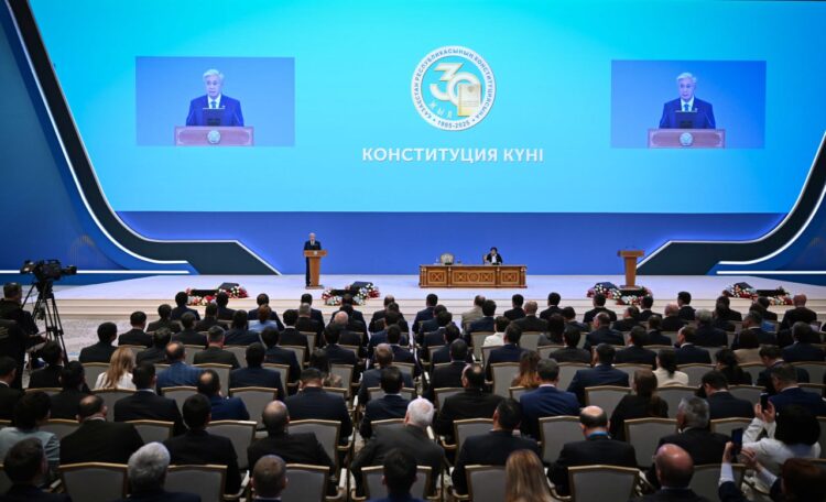 Тоқаев: Конституция – мемлекеттігіміздің мызғымас тұғыры