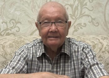 Алаяқтардың арбауына түскен профессорға белгісіз азамат 23 миллион теңге әкеліп берді