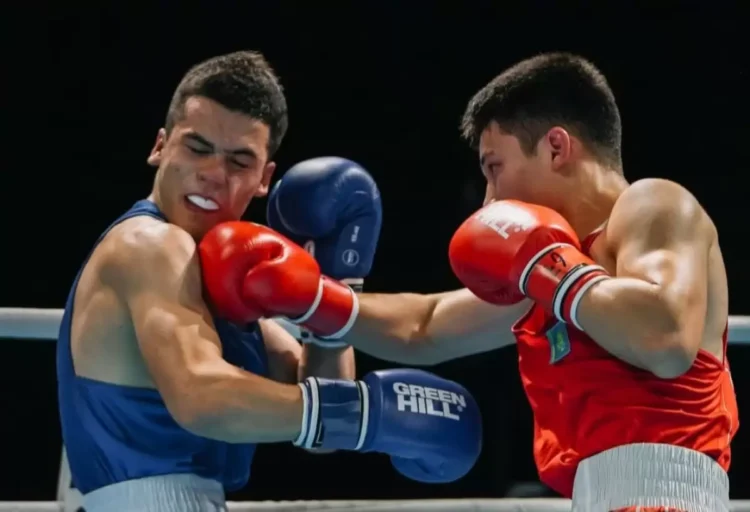 Қазақ боксшысы Азия чемпионатының үздік төрттігіне енді
