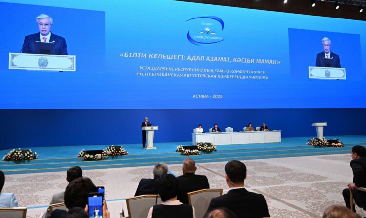 Мемлекет басшысы: Елдің ертеңі мұғалімдерге тікелей байланысты