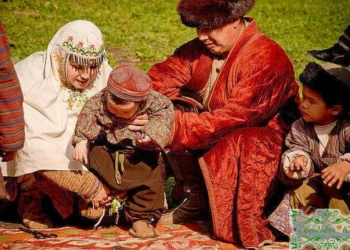 Ата-баба дәстүрі: бесік жыры мен тұсаукесердің мәні