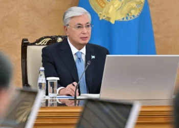 Қазір ЖИ-сіз жаһандық бәсекеге төтеп беру мүмкін емес – Тоқаев