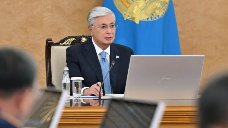 Қазір ЖИ-сіз жаһандық бәсекеге төтеп беру мүмкін емес – Тоқаев