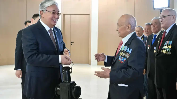 Президент Қалтай Сәмбетовке «Қазақстанның Еңбек Ері» атағын берді