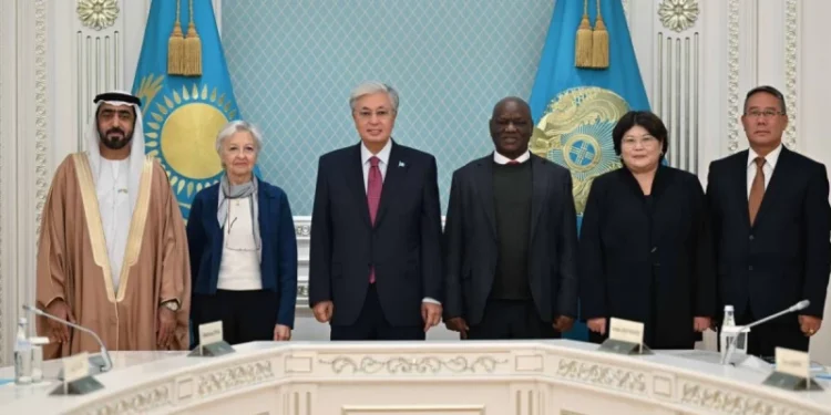 Қасым-Жомарт Тоқаев конституциялық сот төрелігінің халықаралық форумына қатысушылармен кездесті