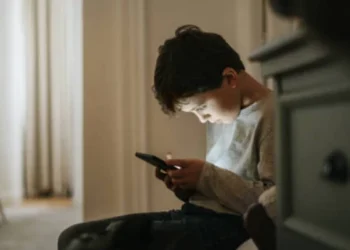 Балаларды интернет-алаяқтардан қалай қорғауға болады?