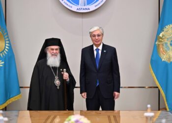 Мемлекет басшысы Иерусалим Патриархы III Феофилмен кездесті