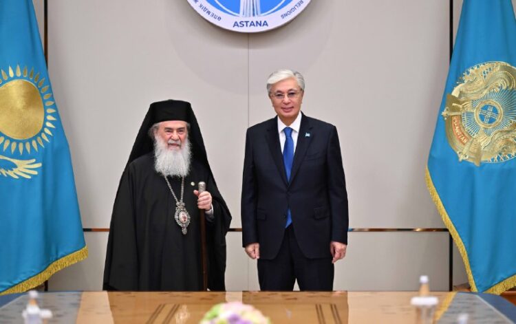 Мемлекет басшысы Иерусалим Патриархы III Феофилмен кездесті