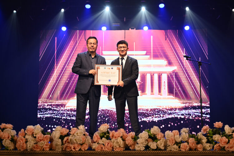 Бекзат өнерге арналған бес күн