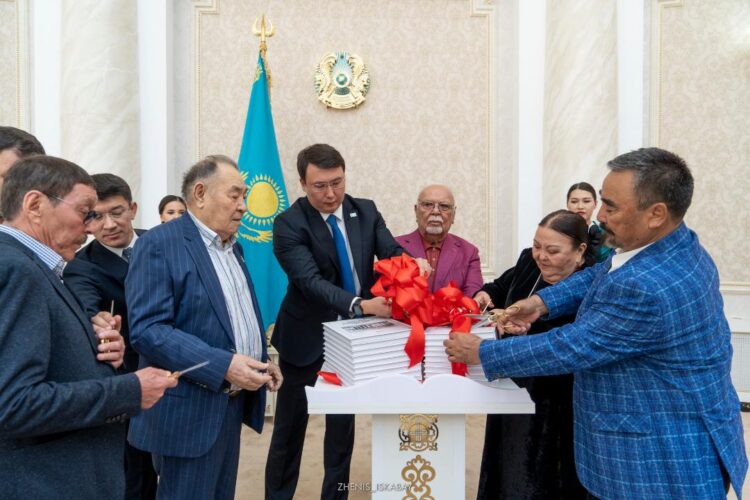 Бикен Римова атындағы драма театрының 50 жылдығына арналған кітап жарық көрді