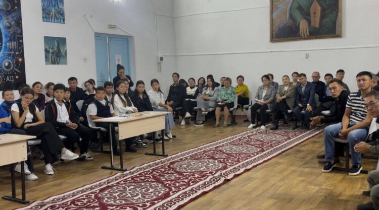 Талдықорғанда әкелердің қатысуымен тәрбиелік мәні зор жиын өтті