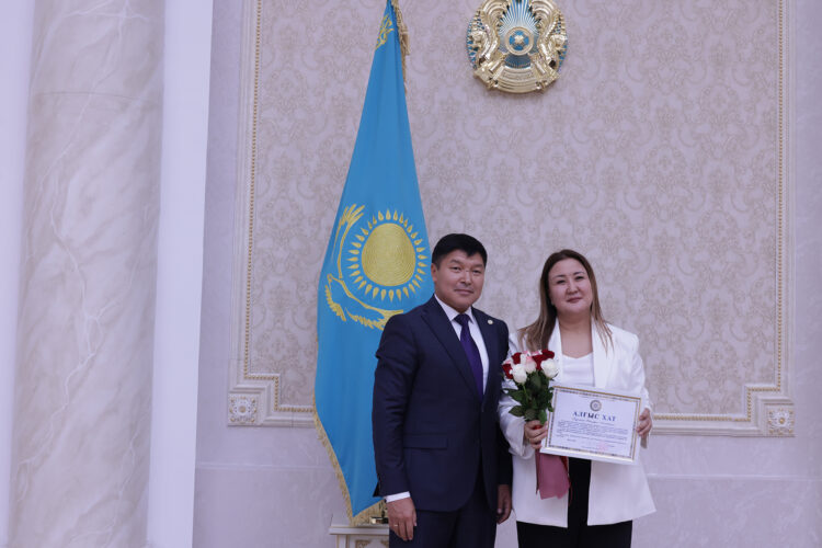 Сендер аман болыңдар, жомарт жандар!