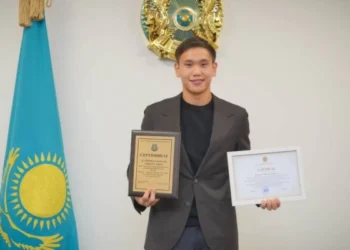 Шерхан Қалмұрзаға ректорлық білім беру гранты берілді